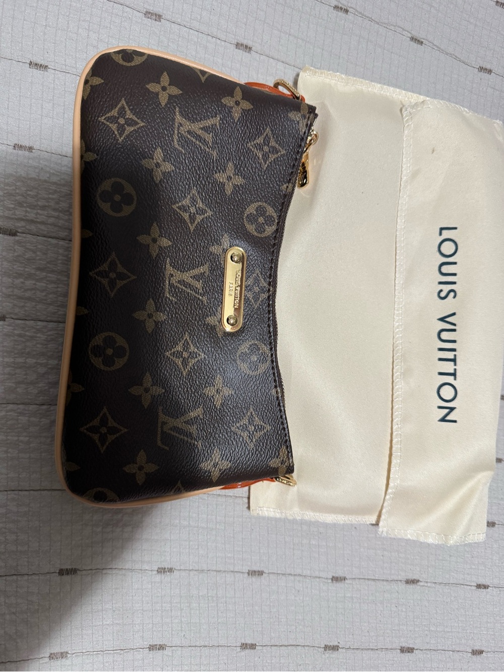 Canvas shoulder bag